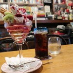 ヴァンヴェール珈琲 - アメリカンチェリーパフェ+コーヒーセット(950円)