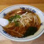 餃子飯店 - 醤油ラーメン　600円
麺大盛り　100円