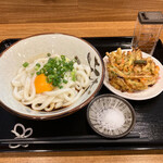 Ise Udon Ise - 月見うどんとかき揚げ