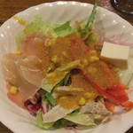 グルービー - サラダの右上にある豆腐のようなクリームチーズのような？！