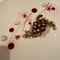 ジョンティ アッシュ - フォアグラのフォルダン キールロワイヤルでコンフィしたグリオットと合わせて