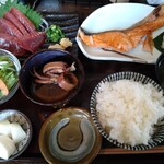 居酒屋 姫咲丸 - 佐渡銀鮭塩焼とカツオ刺
