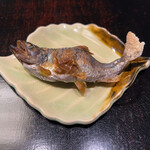 笛吹川温泉　坐忘 - 天子炭焼きは頭ごと食べられます