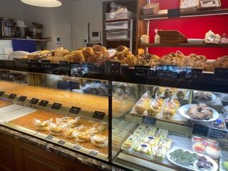 LA BRIOCHE Parkside Caffe - 私は店頭に並んだパンをお持ち帰りしてみました。