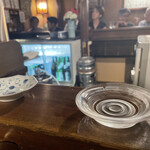 源氏 - グラスの日本酒少なくなってきたら受け皿の日本酒を