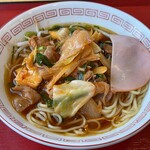 鈴鹿岡田食堂 - ピリ辛野菜炒めを中華そばにトッピング