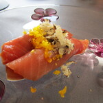 プレゼンテ スギ - スペシャリテの杉鮨　本鮪、イタリア米、ビアンケットトリュフ、サマートリュフ、軍鶏の卵黄