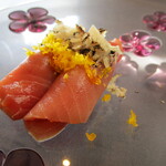 プレゼンテ スギ - スペシャリテの杉鮨　本鮪、イタリア米、ビアンケットトリュフ、サマートリュフ、軍鶏の卵黄