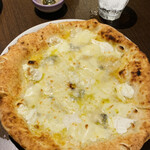 Pizzeria Ohsaki  - クアトロフォルマッジ