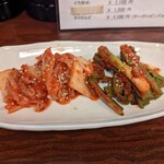 うめ小町 - キムチ盛合せ600円