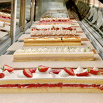 パティスリー＆ブーランジェリー ラ・パルム・ドール - 『スイーツコレクションフェア〜定番人気ケーキとアレンジの融合〜』(2022.6)