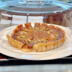 パティスリー＆ブーランジェリー ラ・パルム・ドール - バナナタルト＠キャラメルダマンドと焼きこまれたバナナ