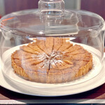 パティスリー＆ブーランジェリー ラ・パルム・ドール - エダムチーズタルト＠エダムチーズとゴルゴンゾーラ