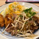 食堂 高ひろ - 生姜焼きとカキフライ定食1075円