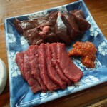 Mugitoro - 馬肉赤身　馬肉レバー