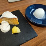 昭島パスタ工房 - (左)すごくおいしかった (右)レモンシャーベット めっちゃレモン