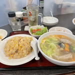 精華園 - 彩りも良く野菜もとれるチャーハンセット、これで約1,000円！