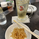 精華園 - ハイボールにはもれなくピリ辛もやし付き