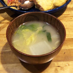 POP - セットの白菜のお味噌汁。味噌は薄め、でもだしがきいているので体に染み入ります