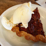 バブルオーバー - ピーカンナッツパイ680円+アイスクリーム230円