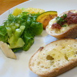 雪ノ下工房 - ガーリックトースト＆アイスプラントのサラダ