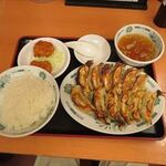Hidakaya - W餃子定食