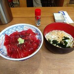 磯丸水産 - マグロ漬け丼とたぬきワカメうどん