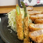 とんかつ 栄ちゃん - アスパラフライ。これもめちゃくちゃ美味しい。
