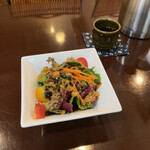 バサラ - ランチ：自家製野菜ドレッシングのサラダ