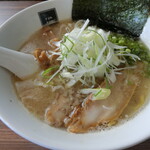 Japanese Noodles Pavilion ronron - 魚介豚骨トリュフ塩　900円