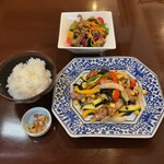 バサラ - ランチ：信州黒豚ヒレ肉と野菜のスパイシーソテー(\1,700)