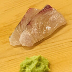 鮨 しゅん輔 - 愛媛のシマアジです。健全な甘い脂