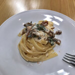 ラ・テラッツァ 芦ノ湖 - 3人でシェアしてこの量。
      これでちょうど良いほどの濃厚さ！美味しいです
      この後の予定がなければワインと共に食したい