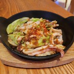 RIGOLETTO KITCHEN - スルメイカとキャベツのブランチャ