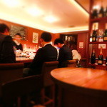 シャンパン&醤油バー フルートフルート - 「北新地写真同好会」メンバーと思しきグループの皆さん。。