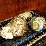 Funamoto Chokusou Izakaya Mansenya - 焼き牡蠣とサザエ