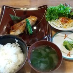 お食事と酒 本郷 - 宮崎産真鯛定食