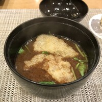 潮り - 地魚握りにセットでつくお椀もの
                九州のお揚げが絶妙な食感！赤出汁でほっこり(^^)
