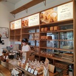 天然酵母の食パン専門店 つばめパン ＆Milk 尼ヶ坂本店 - 