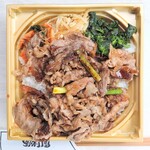 野村屋 - 牛薄切りの焼肉がご飯を覆います(^^)