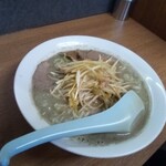 麺屋 一匹狼 - ヤリスギニボシ