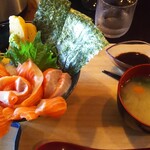 うみからそらへ - 銀シャケ丼 定食  1300円