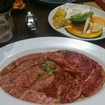 Naniwatei - カルビとロース♪ジューシーなお肉にタレが絡んで絶品です。