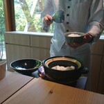食樂庵 報徳 - 土釜で炊立てのご飯を提供してくれます