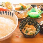 Okamuraharukoshouten - ザ・日本の朝食という感じのメニュー