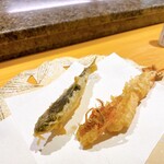 天ぷら新宿つな八 - 稚鮎＆巻海老の頭
