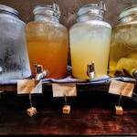 論露に不二 - 左から
      ・πウォーター
      ・アップルシナモン
      ・パインジンジャー
      ・ジャスミンとローズマリー