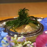 日本料理 幸庵 - 焼きとうもろこしのすり流し じゅんさいと雲丹の加減酢煮凝りがけアップ