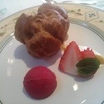 ル・トワ・ルージュ - ランチのデザート