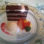 ル・トワ・ルージュ - ランチのデザート